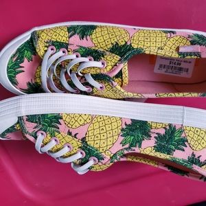 Pineapple shoes